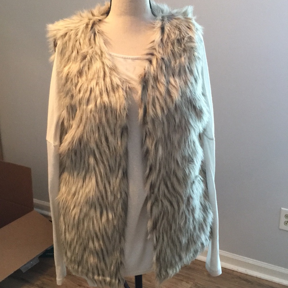 White/brown faux fur vest